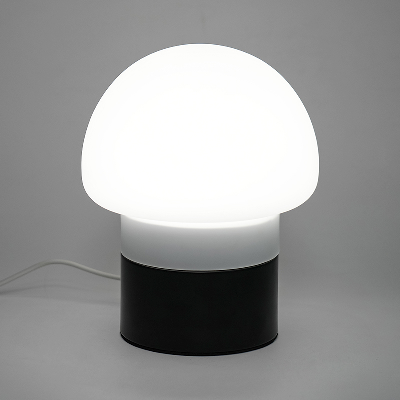 LED -sienpöytävalaisin