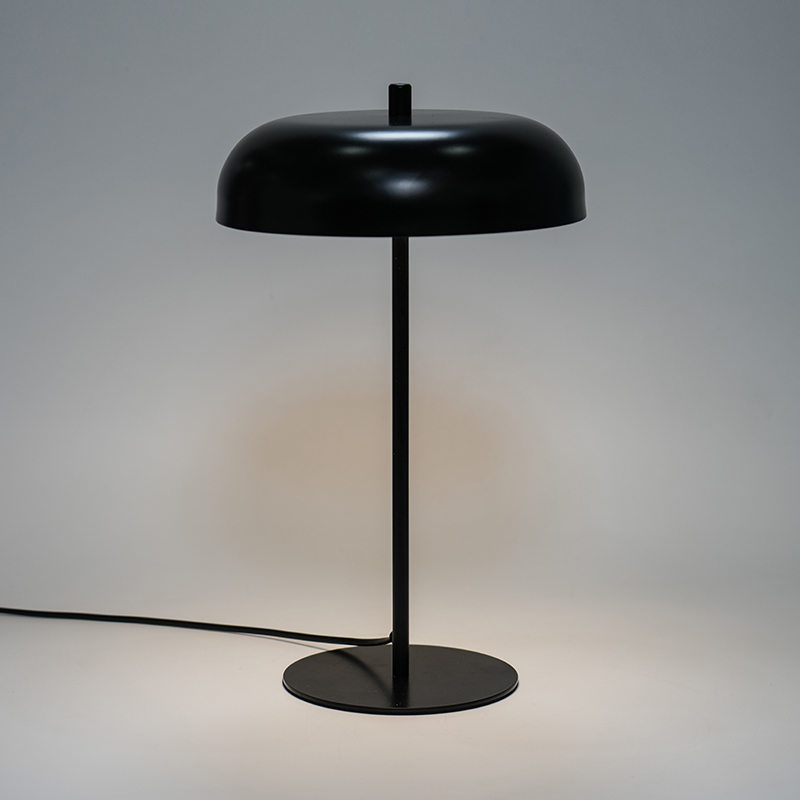 LED -vintage -metallipöytävalaisin