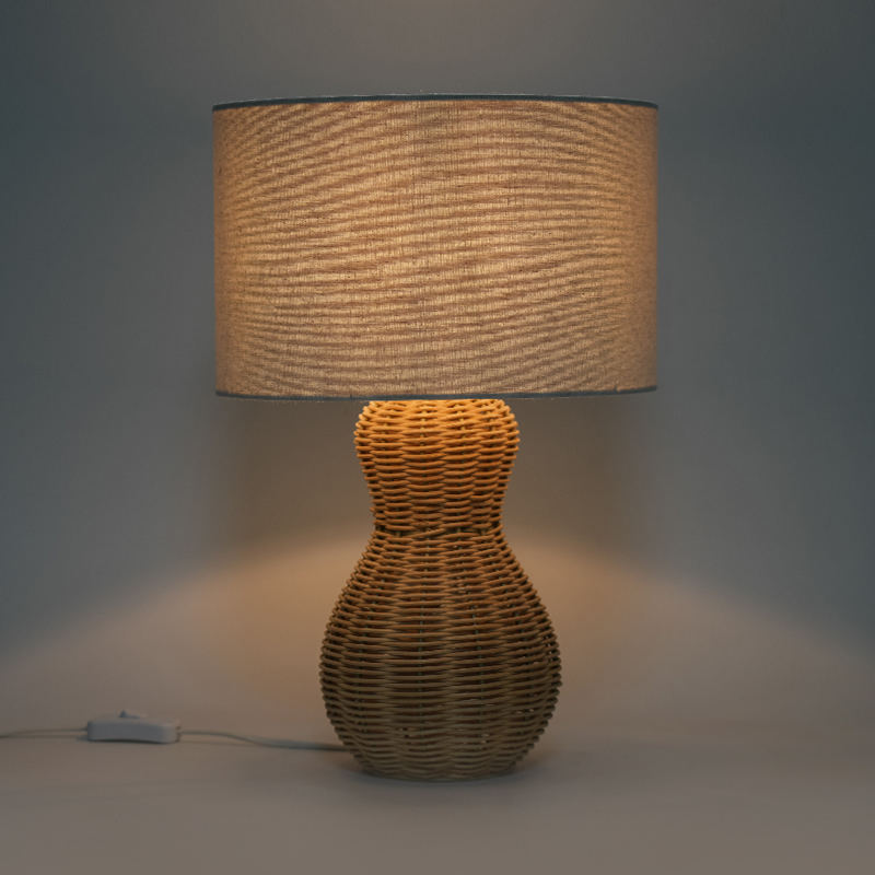 Käsintehty Rattan -taidepöytävalaisin