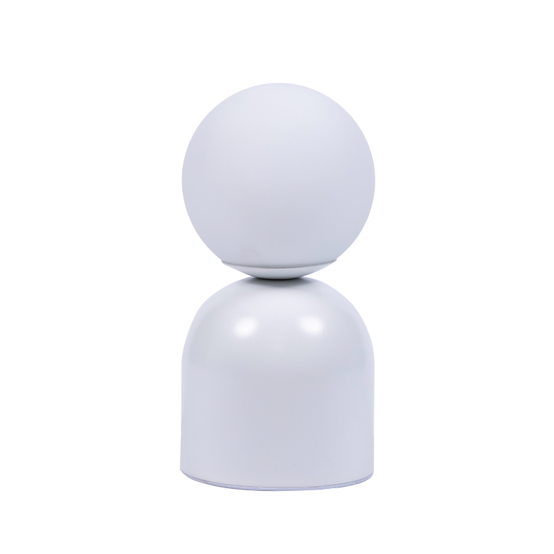 Pohjoismainen yksinkertainen pöytävalaisin