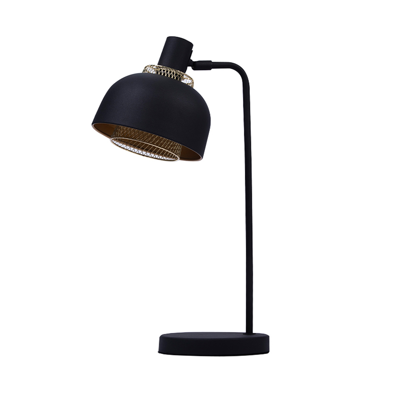 Retro -metalli luova pöytävalaisin